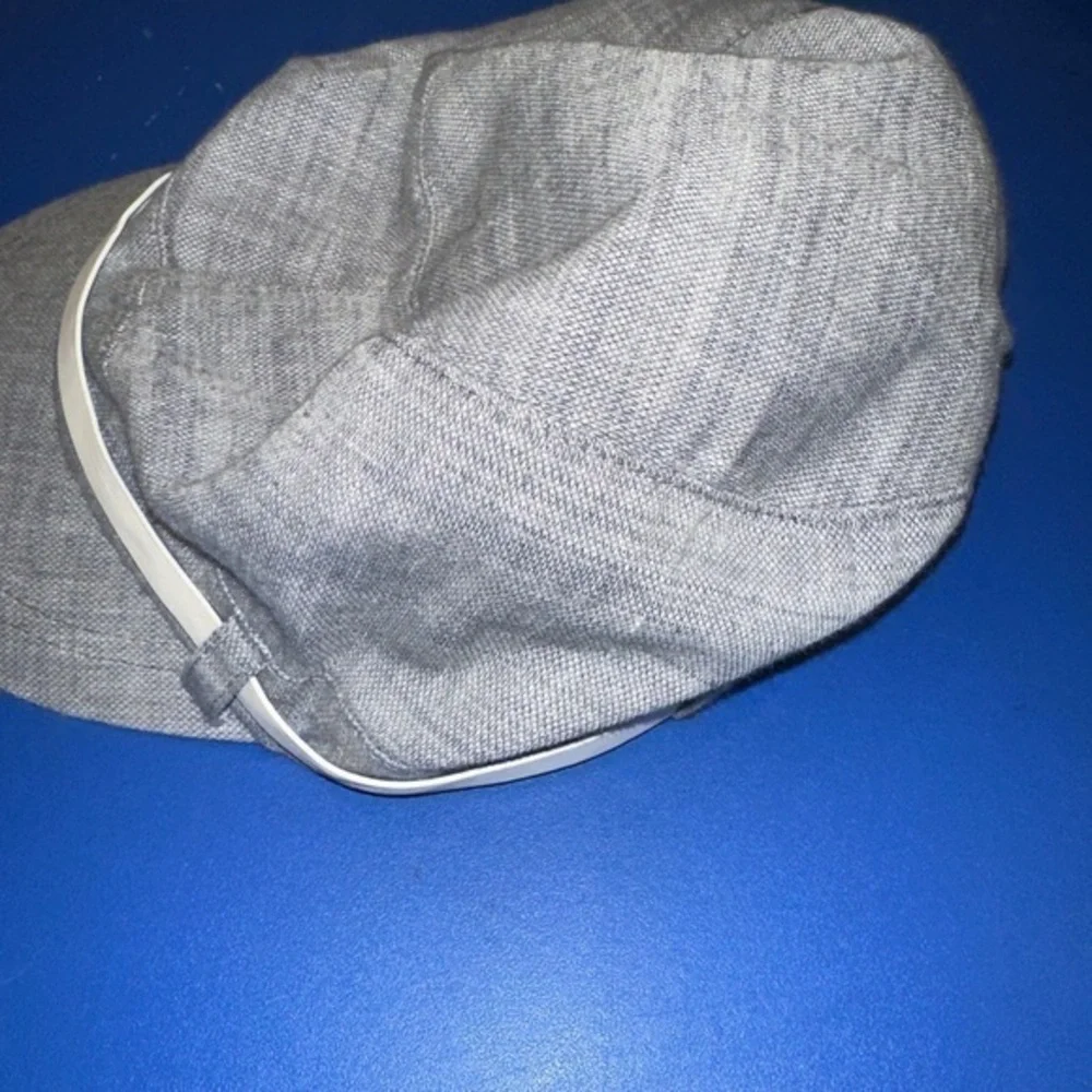 Calvin Klein‎ Gray Fedora Hat With White Belt Buckle Detail One Size 100% Cotton